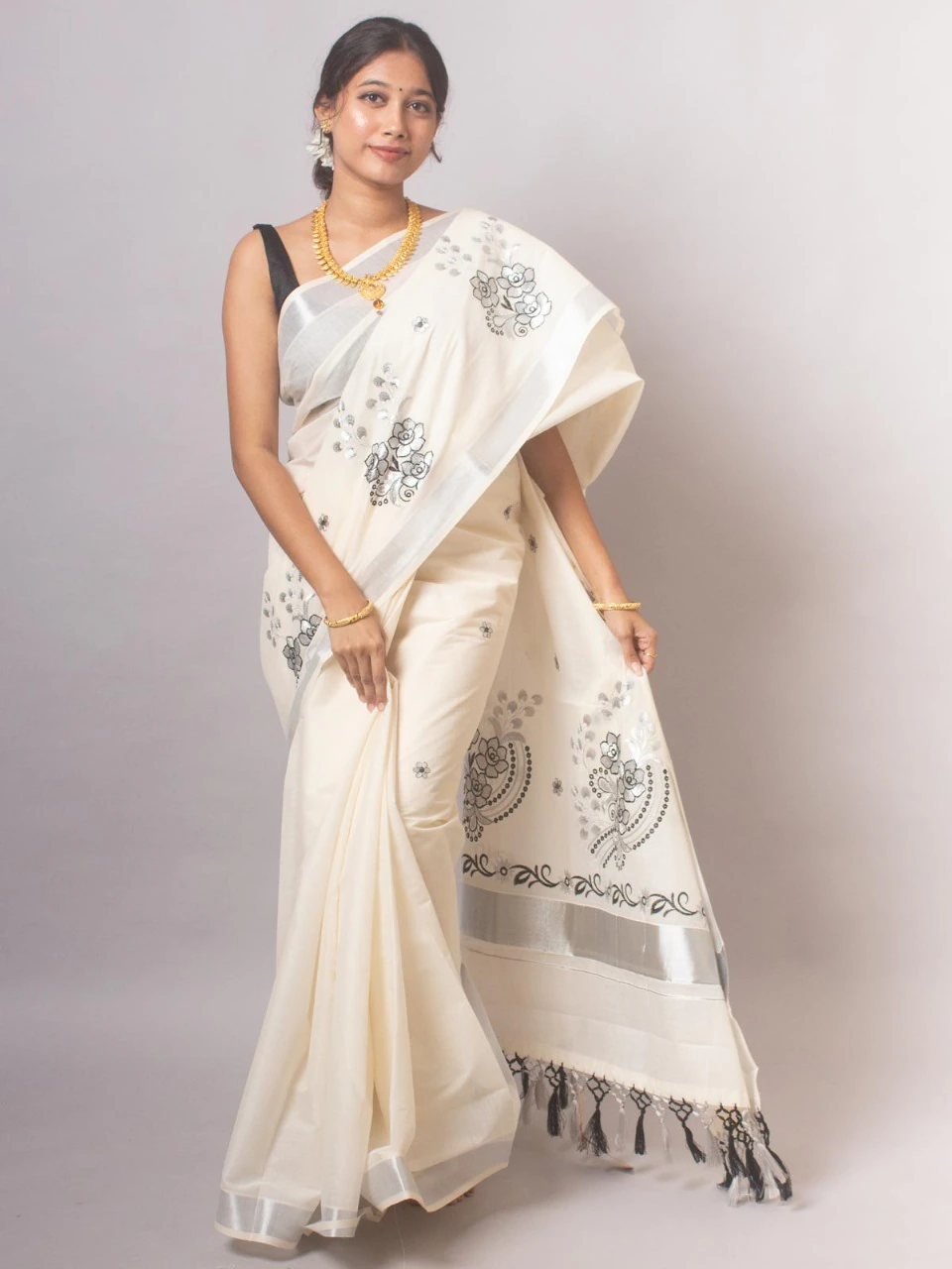 Cotton Embroidered Saree with Blouse – Design 4