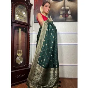 Women's Silk Printed Saree with Blouse – Green