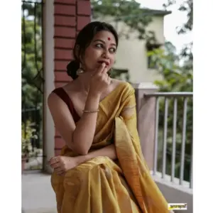 Women's Silk Printed Saree with Blouse – Yellow