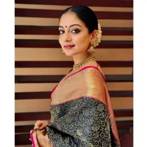 Women's Silk Printed Saree with Blouse – Green