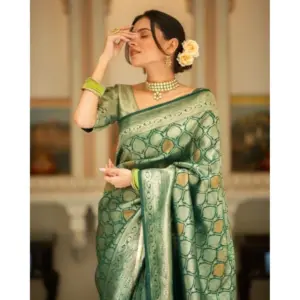 Women's Silk Printed Saree with Blouse – Green