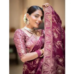 Women's Silk Printed Saree with Blouse – Wine