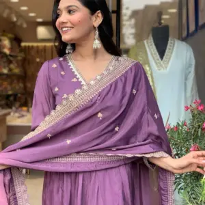 Chinon Silk Alia Cut Gown Set