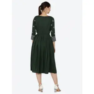 Generic Women's Casual Rayon 3-4th Sleeves Kurti (Green)