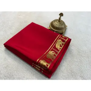 Women's Crepe Chit Pallu Solid Saree with Blouse – Red