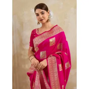 Women's Silk Blend Printed Saree with Blouse – Magenta