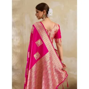 Women's Silk Blend Printed Saree with Blouse – Magenta